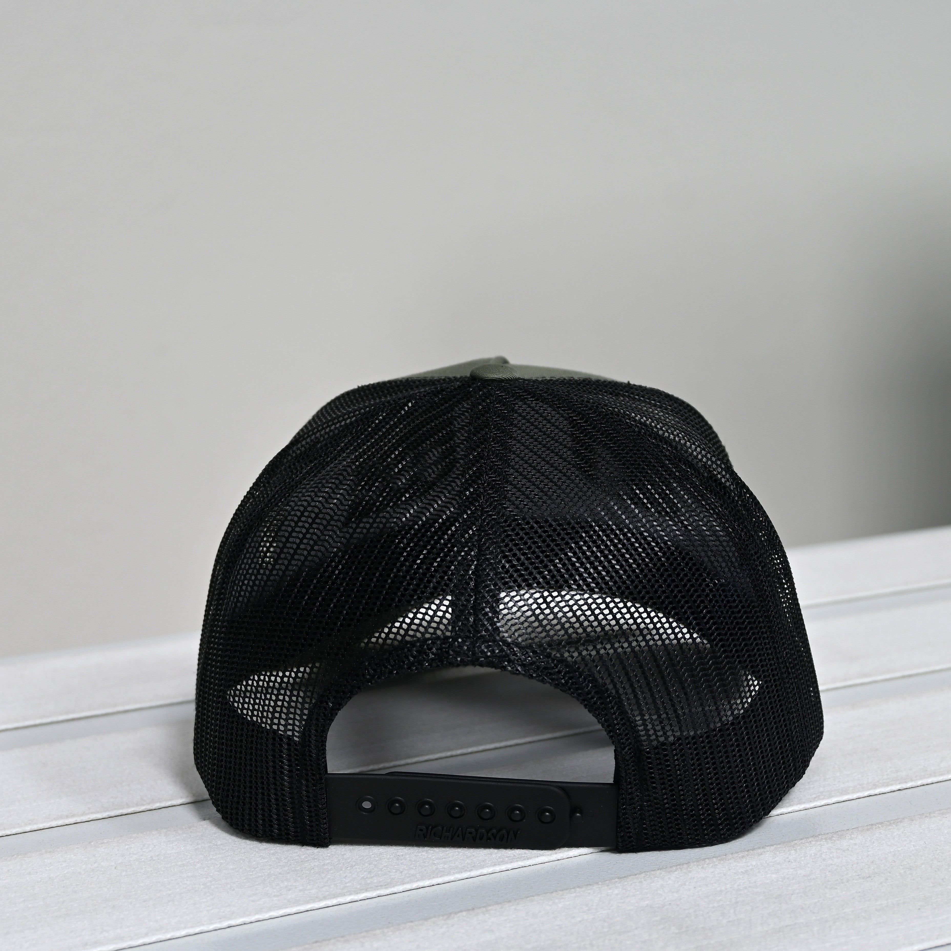 DDBB Text & Emblem Trucker